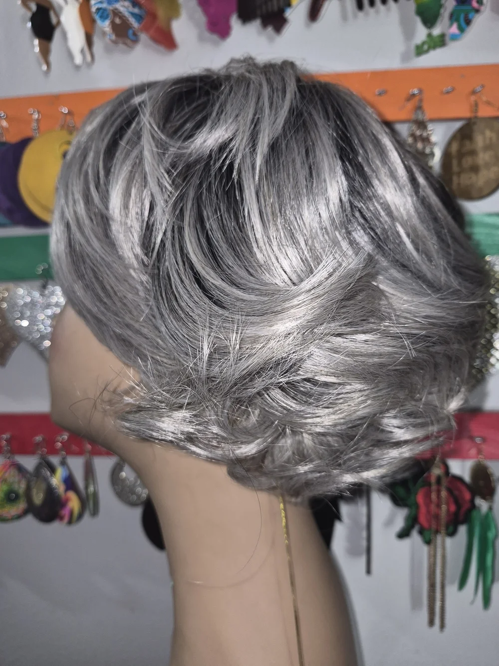 Silver Short Curly Synthetic Wig - Elegant Women's Hairpiece